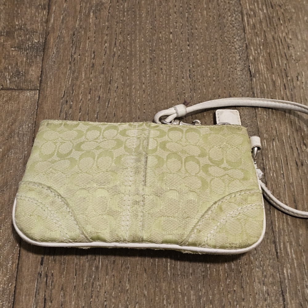 Green Yellow Coach Wristlet Pre-owned - Picture 5 of 8